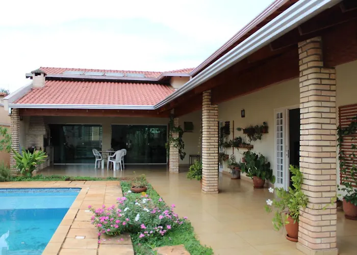 Casa Bem Localizada E De Facil Acesso