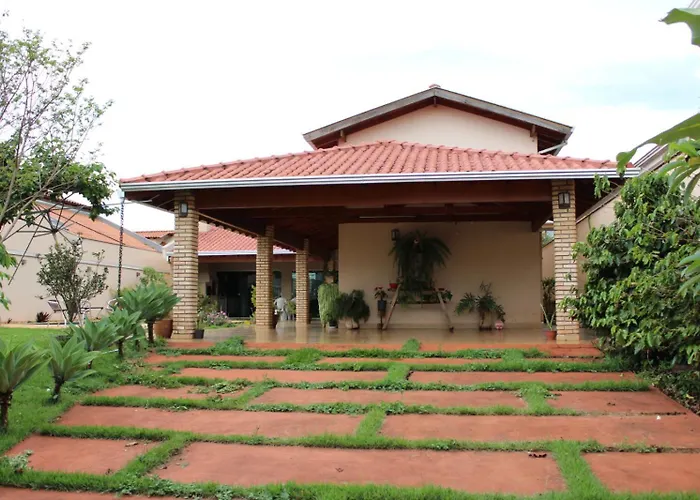 Casa Bem Localizada E De Facil Acesso