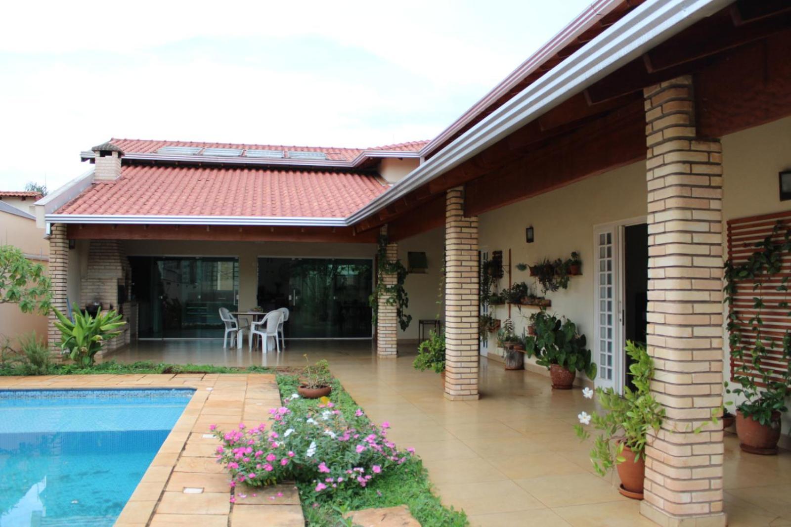 Casa Bem Localizada E De Facil Acesso Villa